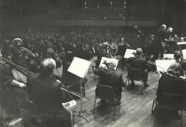 Antoni Wicherek dyryguje orkiestrą w Oberhausen (wrzesień 1984)