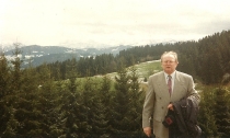 Antoni Wicherek w Bregencji na tle Schweizer Berge (kwiecień 1994)