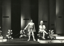 Dzień królowania - Janusz Monarcha (Kawaler Belfiore), Krzysztof Jakubowski (Edward de Sanval) - premiera: Opera we Wrocławiu, 24 maja 1987