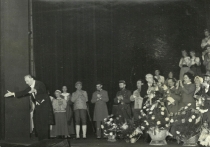 Komendant Paryża - na pierwszym planie dyrygent Antoni Wicherek - prapremiera: Opera im. Stanisława Moniuszki w Poznaniu, 27 marca 1960