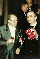 Mazepa - Antoni Wicherek i wicepremier Grzegorz Kołodko - po premierze: Teatr Narodowy w Warszawie, 24 lutego 1996, fot. Juliusz Multarzyński