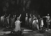 Odprawa posłów greckich - scena zbiorowa - premiera: Teatr Wielki w Warszawie, 18 lutego 1972