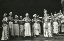 Paria - Hanna Lisowska (Neala), Tomasz Fitas (Akebar) - premiera: Teatr Wielki w Łodzi, 4 czerwca 1992, fot. Chwalisław Zieliński