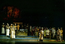 Paria - scena zbiorowa - premiera: Teatr Wielki w Łodzi, 4 czerwca 1992, fot. Juliusz Multarzyński