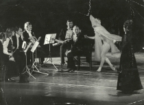 Etiudy baletowe: Salmo gioioso - scena zbiorowa - prapremiera: Teatr Wielki w Warszawie, 21 grudnia 1972 - fot. E. Hartwig