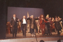 Ubu Rex - drugi z lewej Antoni Wicherek - spektakl: Drezno, 10 października 1995