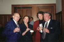 Ubu Rex - spotkanie z organizatorami, od lewej: Antoni Wicherek, Elżbieta Zimmermann, NN, Krzysztof Nazar - spektakl: Drezno, 10 października 1995