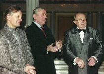 Widma - Andrzej Seweryn, Andrzej Hiolski, Antoni Wicherek - premiera: Teatr Narodowy w Warszawie, 26 listopada 1996, fot. Juliusz Multarzyński