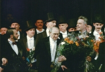 Włoszka w Algierze - od lewej w pierwszym rzędzie: Pablo Cameselle, Antoni Wicherek, Michał Znaniecki - premiera: Teatr Wielki w Łodzi, 26 kwietnia 2008, fot. Juliusz Multarzyński