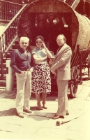 Straszny dwór - spektakle w Opera Română w Bukareszcie w 1980 roku - od lewej: Adam Kilian (scenografia), Urszula Trawińska (Hanna), Antoni Wicherek (dyrygent)