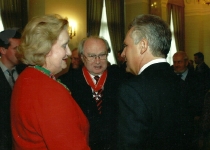 Hanna Lisowska, Antoni Wicherek i Prezydent Aleksander Kwaśniewski - 27 kwietnia 2005, fot. Eliza Radzikowska